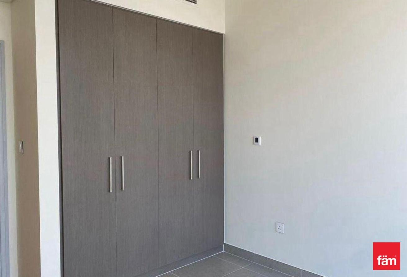 Prime Location | Vacant | Unfurnished photo 5