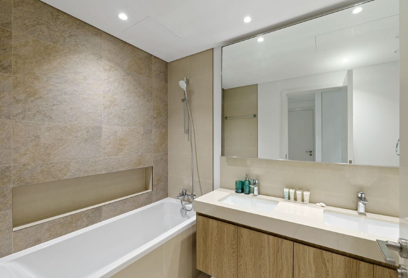 Luxurious Apartment| Amazing View| Ready To Move — image 13