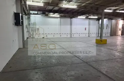 Warehouse - Studio - 1 Bathroom for rent in Umm Ramool - Dubai