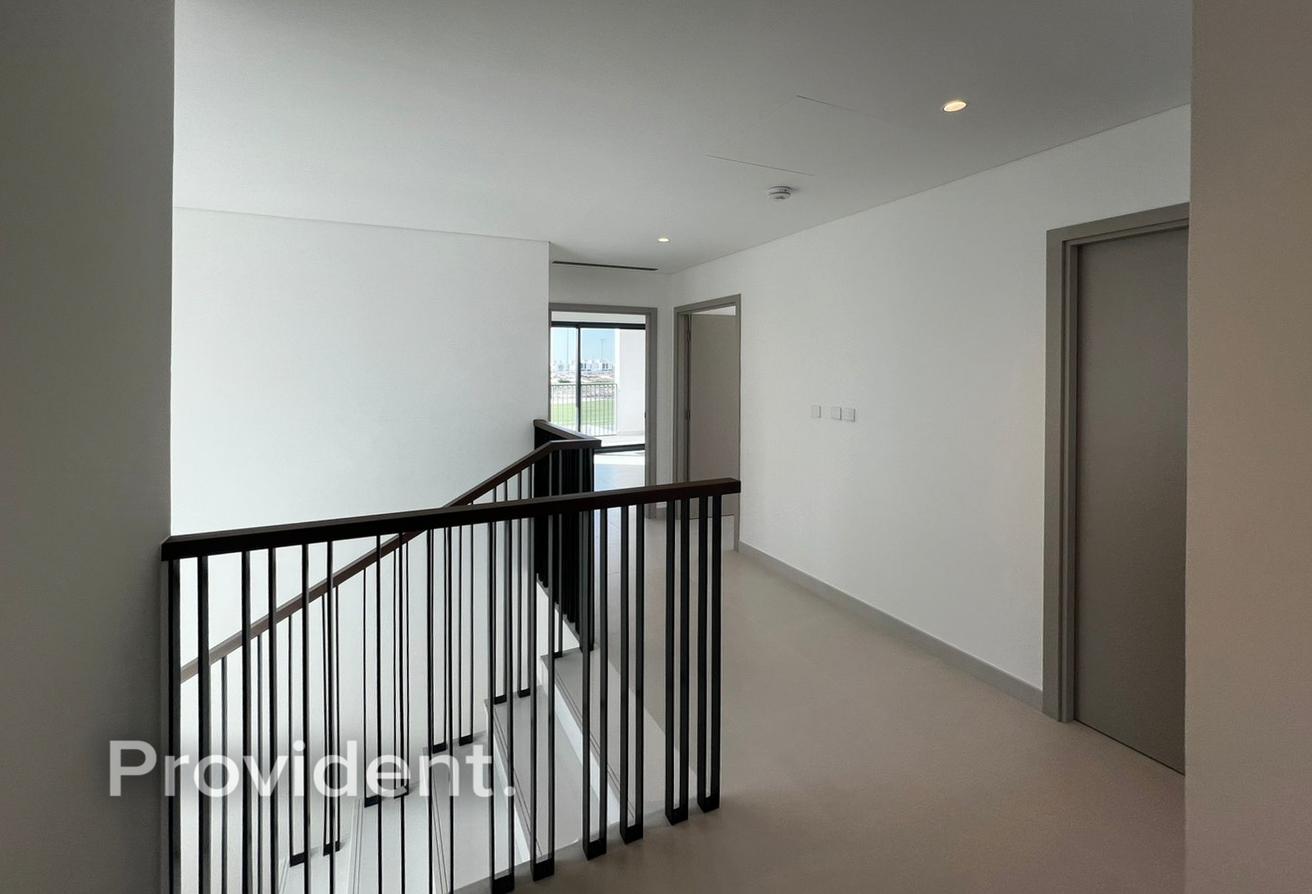 Brand New | Vacant | Large Plot photo 16