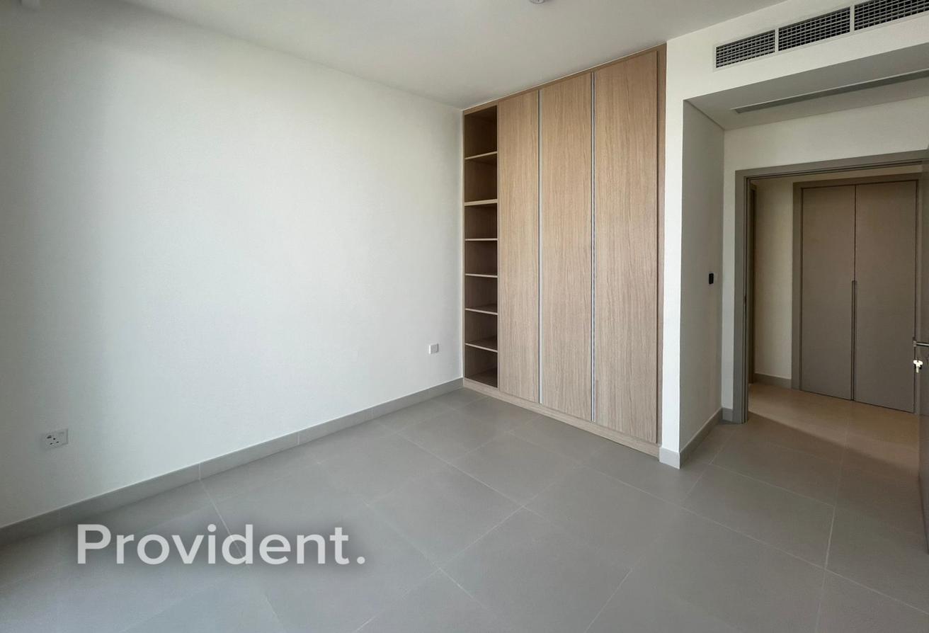 Brand New | Vacant | Large Plot photo 10