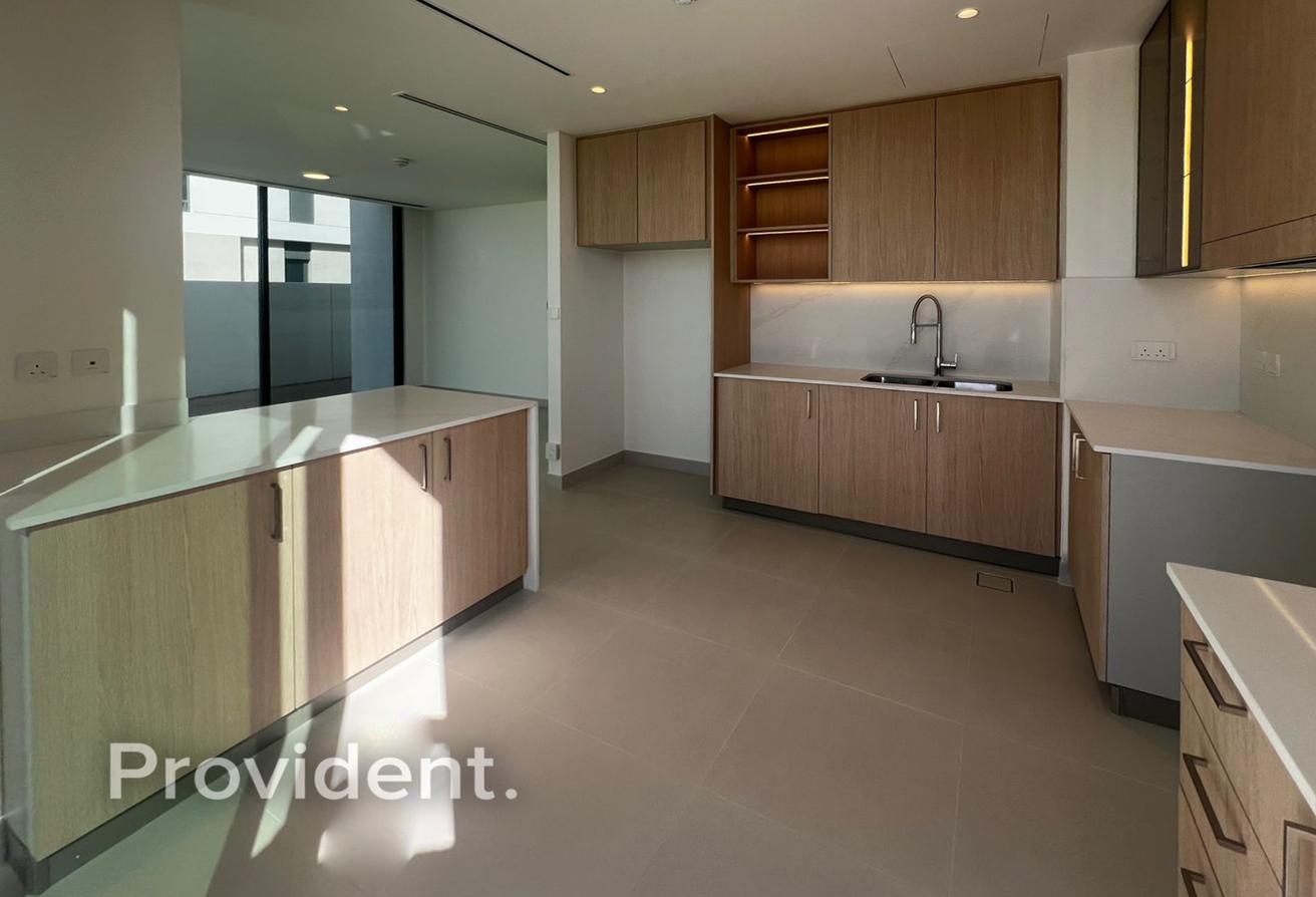 Brand New | Vacant | Large Plot photo 23
