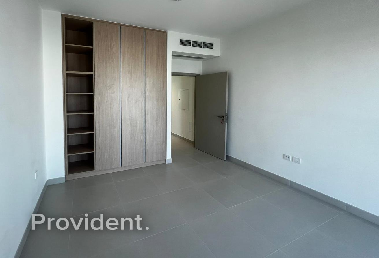 Brand New | Vacant | Large Plot photo 8