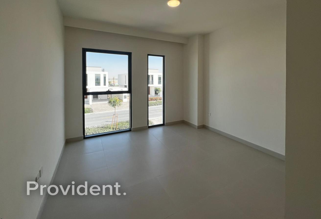 Brand New | Vacant | Large Plot photo 19