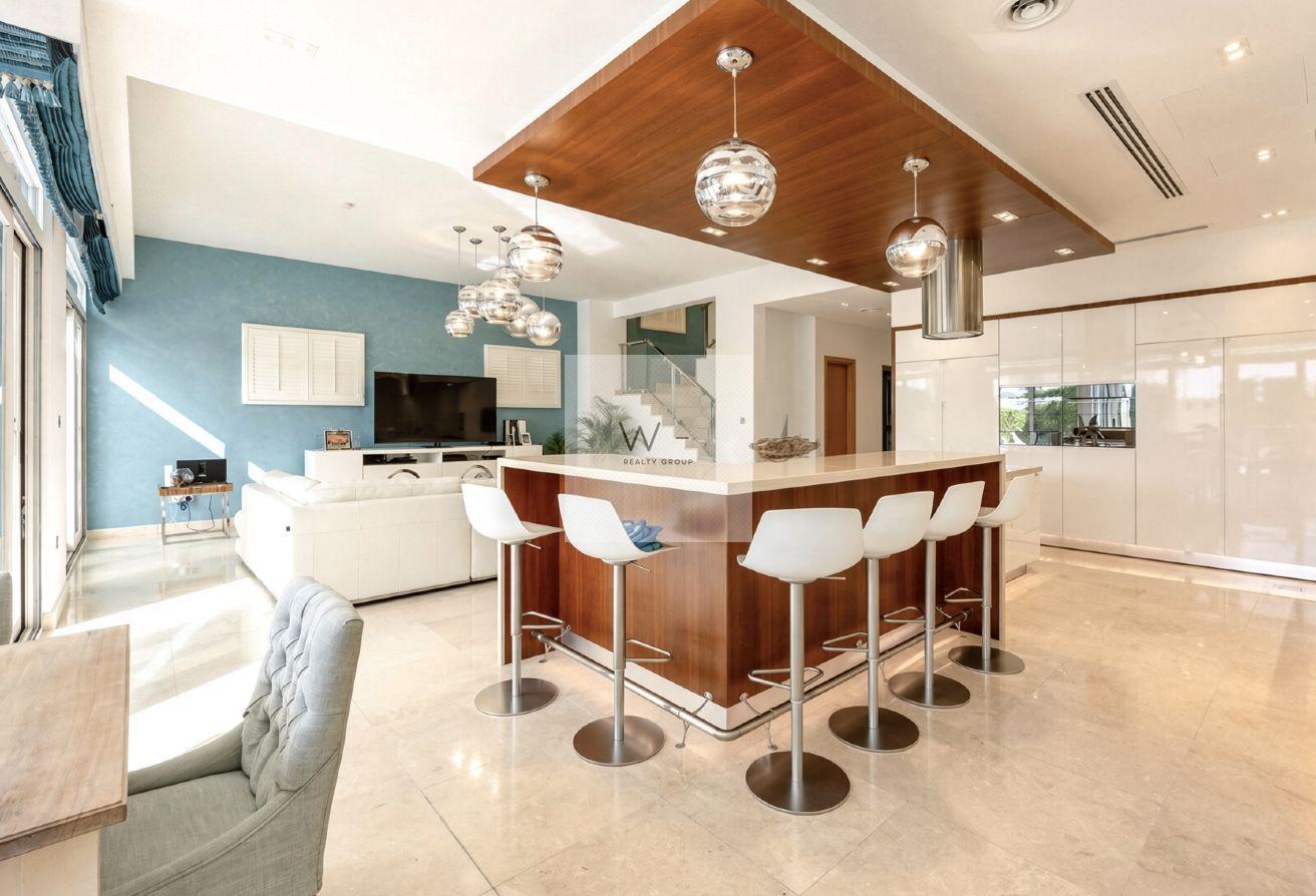 5 BR Villa with Private Pool in Palm Jumeirah photo 9
