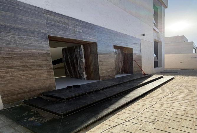 102417376 - Property Image 2