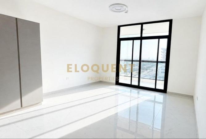Mid Floor | Community View | Chiller Free photo 3