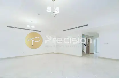 تاون هاوس - 4 غرف نوم - 5 حمامات للايجار في فلل لين غاردن - منطقة 15 - قرية جميرا الدائرية - دبي