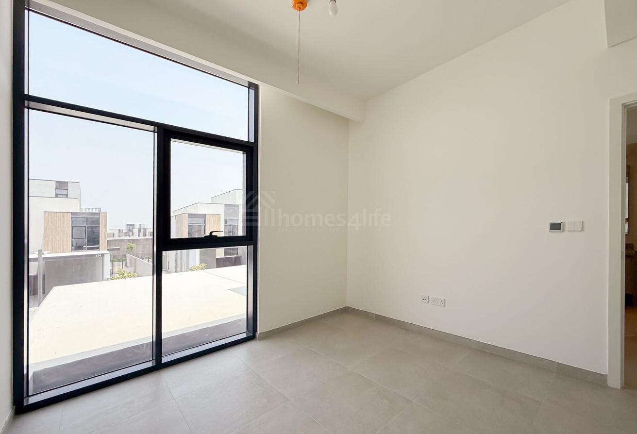 4BR G+2 | pool & park view | Flexible Cheques photo 5