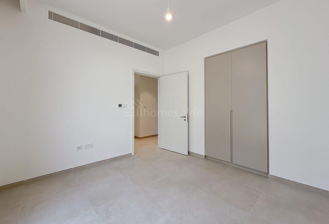4BR G+2 | pool & park view | Flexible Cheques photo 9