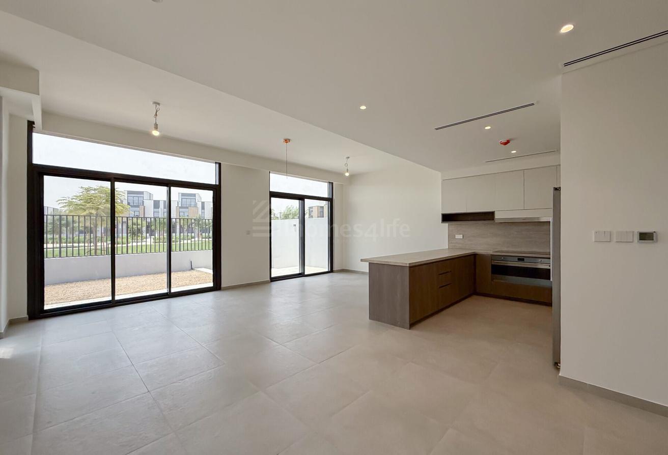 4BR G+2 | pool & park view | Flexible Cheques photo 16