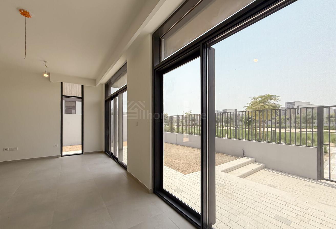 4BR G+2 | pool & park view | Flexible Cheques photo 10