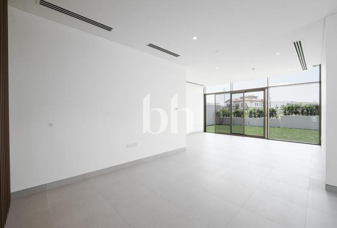 Park Facing | Landscaped Garden | Ready to Move in — photo 3