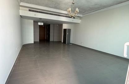 Apartment - 2 - 3 for rent in Blue Tower - Al Majaz 3 - Al Majaz - Sharjah