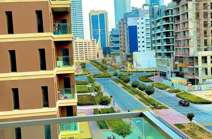 Apartment - 1 Bedroom - 2 Bathrooms for rent in Jumeirah Garden City - Al Satwa - Dubai