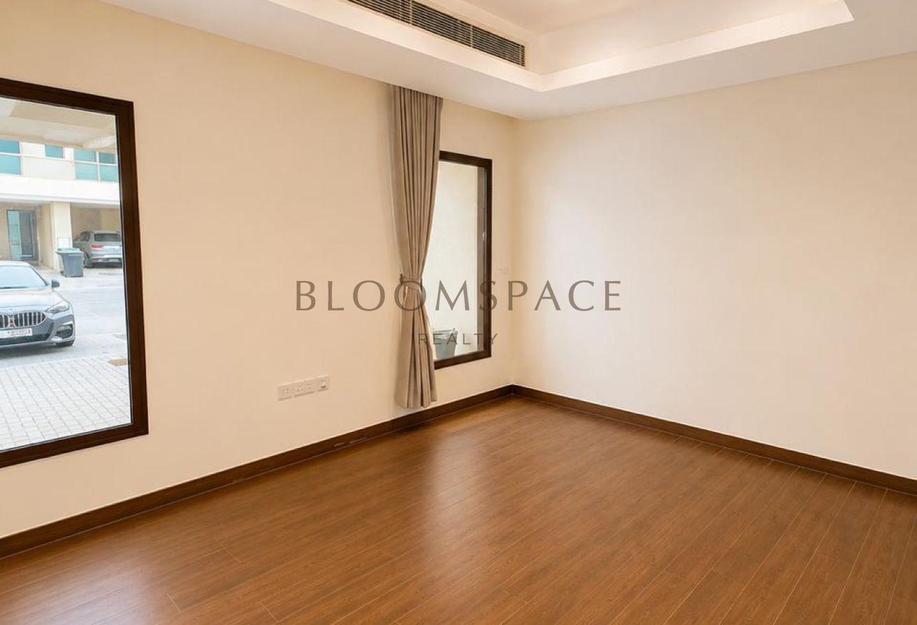 4BR + Maid | Private Garden | Gated Community photo 13