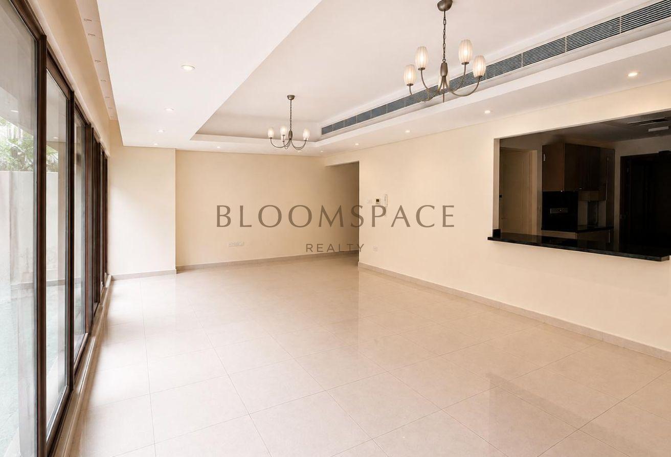 4BR + Maid | Private Garden | Gated Community photo 2