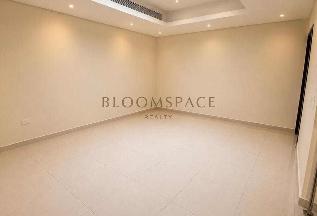4BR + Maid | Private Garden | Gated Community photo 15