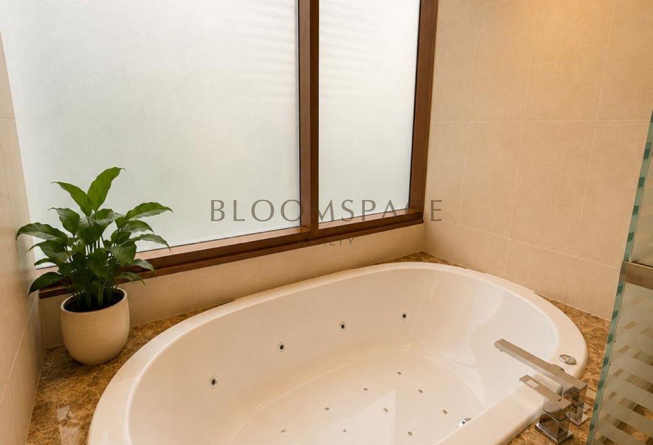4BR + Maid | Private Garden | Gated Community photo 7
