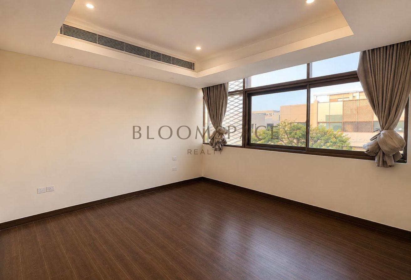 4BR + Maid | Private Garden | Gated Community photo 12