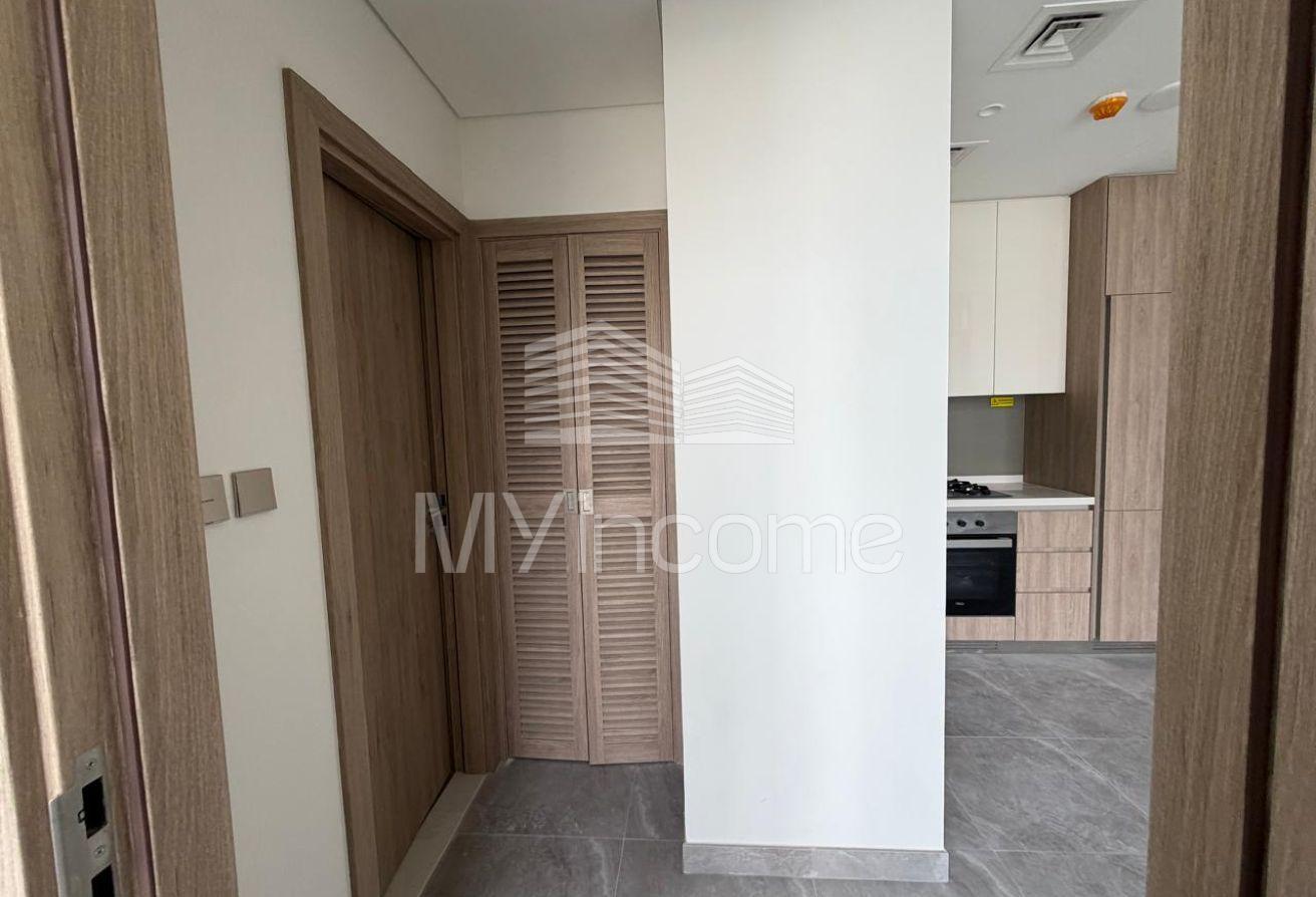 HIGH FLOOR | BRAND NEW | CANAL VIEW photo 10