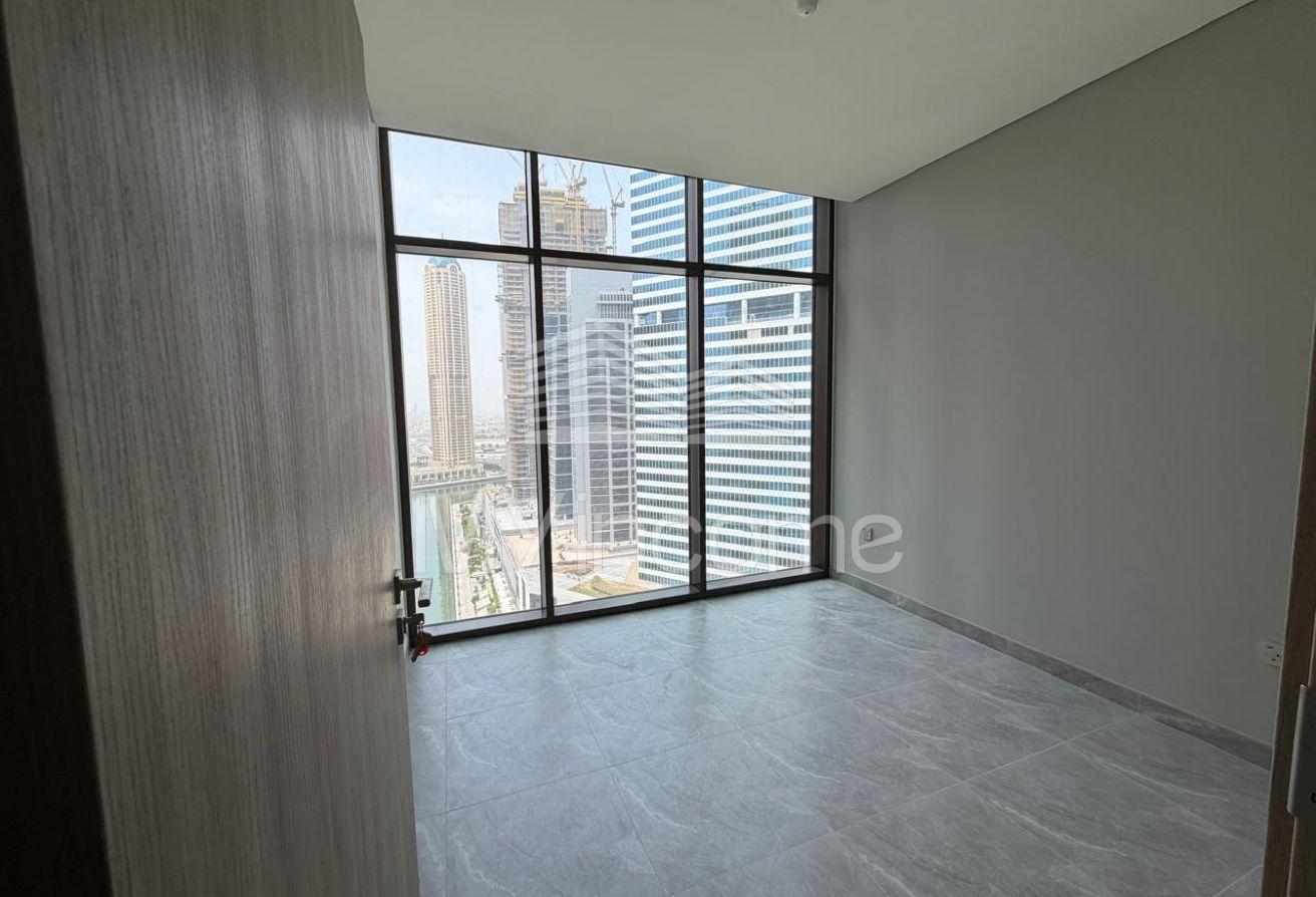 HIGH FLOOR | BRAND NEW | CANAL VIEW photo 15
