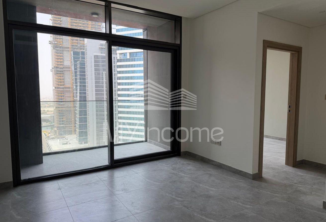 HIGH FLOOR | BRAND NEW | CANAL VIEW photo 5