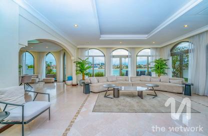 Villa - 4 Bedrooms - 6 Bathrooms for rent in Garden Homes Frond L - Garden Homes - Palm Jumeirah - Dubai