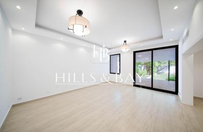 Villa - 5 - 6 for rent in Jumeirah 1 Villas - Jumeirah 1 - Jumeirah - Dubai