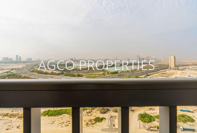 2BR+Maid | Downtown and Creek view | upgraded photo 2