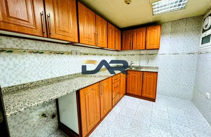 شقة - 3 غرف نوم - 3 حمامات للايجار في شعبية 9 - شعبية - مصفح - أبوظبي