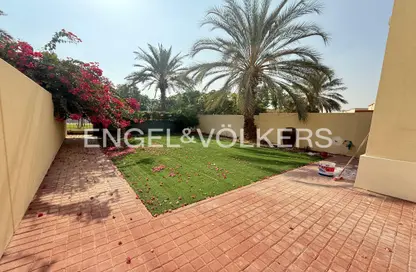 تاون هاوس - 4 غرف نوم - 3 حمامات للايجار في الينابيع 12 - الينابيع - دبي