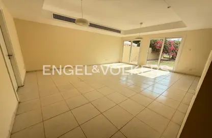 Townhouse - 4 Bedrooms - 3 Bathrooms for rent in Springs 12 - The Springs - Dubai