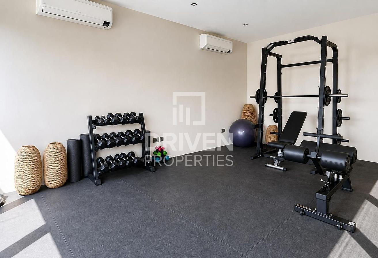 Private Gym | Fully Upgraded | Desirable Villa photo 12