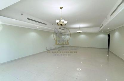Apartment - 4 - 5 for rent in Al Khan Corniche - Al Khan - Sharjah