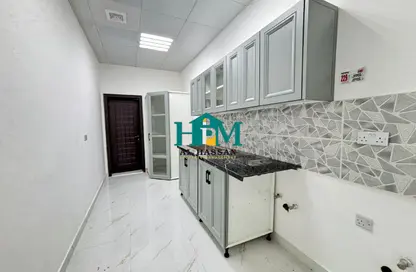 شقة - 2 غرف نوم - 2 حمامات للايجار في مدينة الرياض - أبوظبي