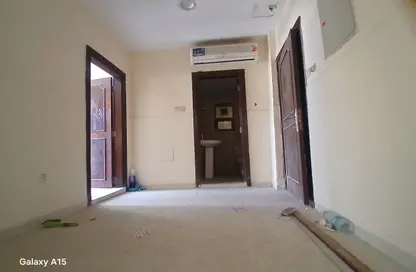 Apartment - 1 Bedroom - 1 Bathroom for rent in Muwailih Building - Muwaileh - Sharjah