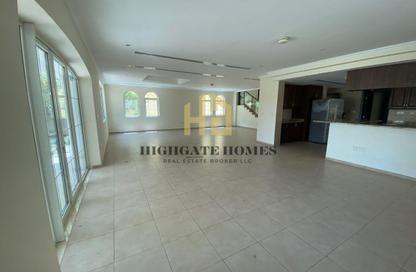 Villa - 4 - 5 for sale in Jumeirah Park - Dubai