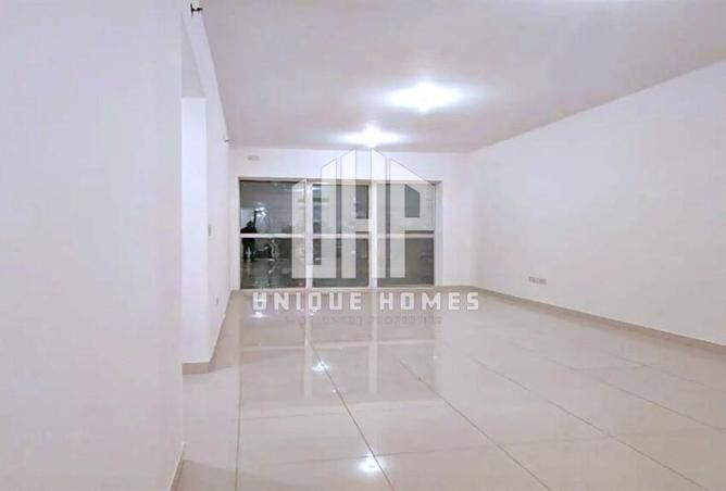 73121437 - Property Image 3