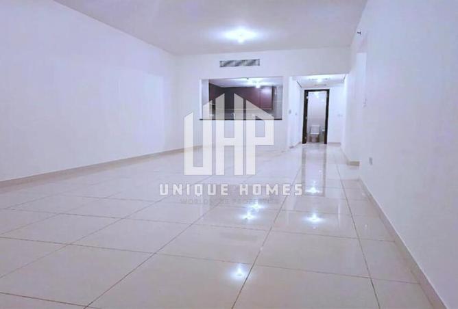 73121437 - Property Image 2