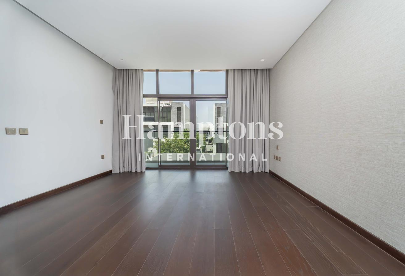Full Golf View | G+2 | Fendi Villa photo 14