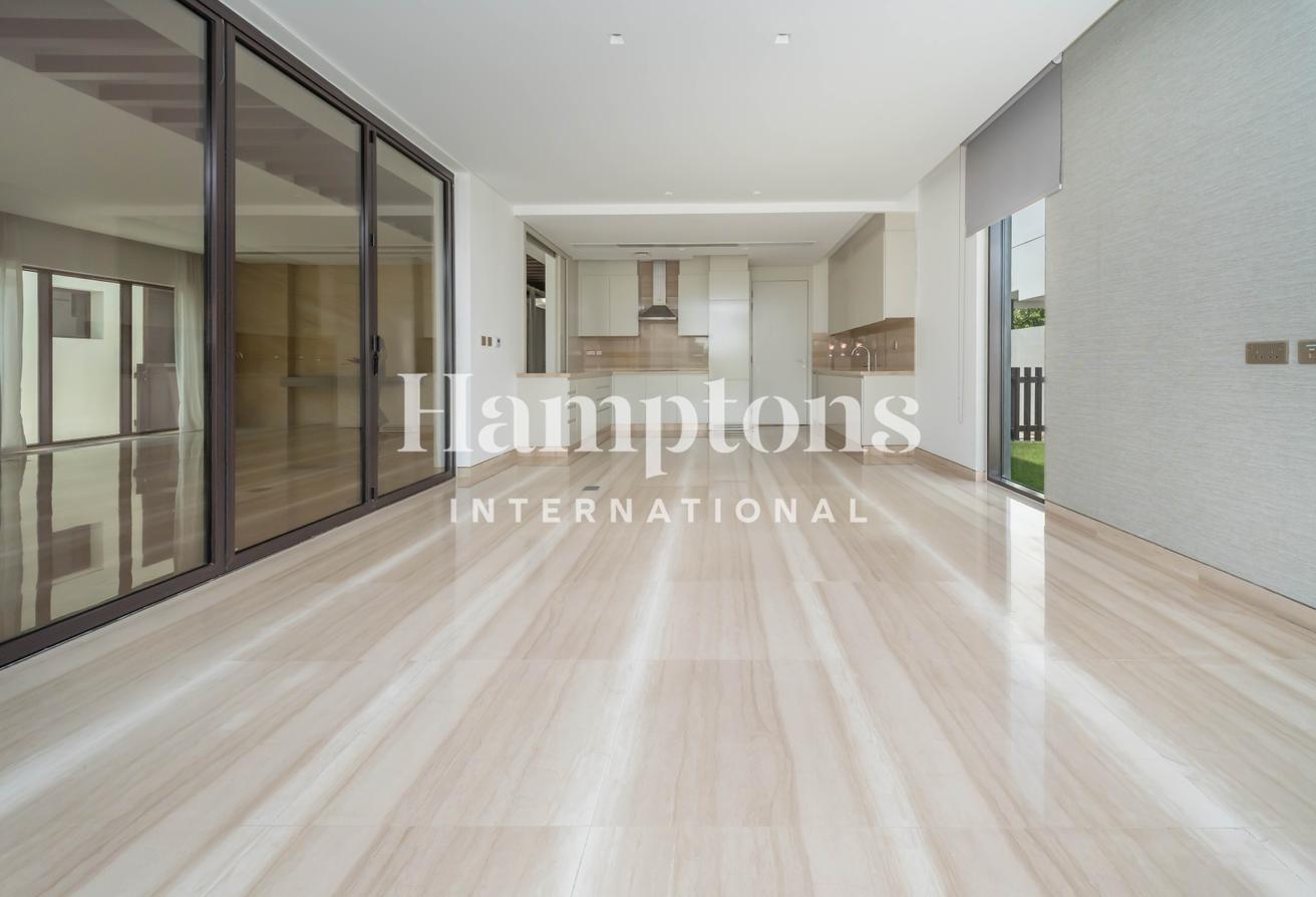 Full Golf View | G+2 | Fendi Villa photo 4