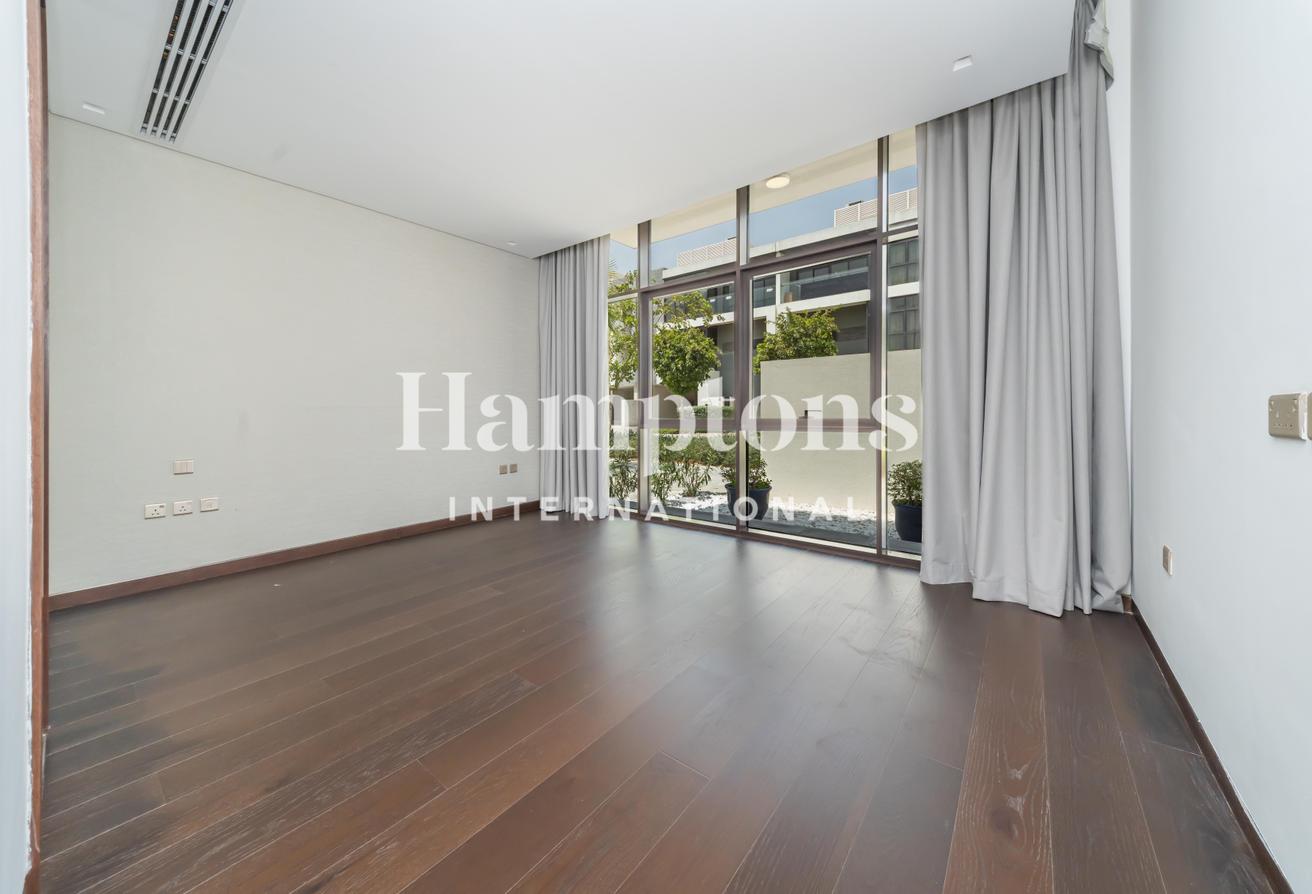 Full Golf View | G+2 | Fendi Villa photo 6