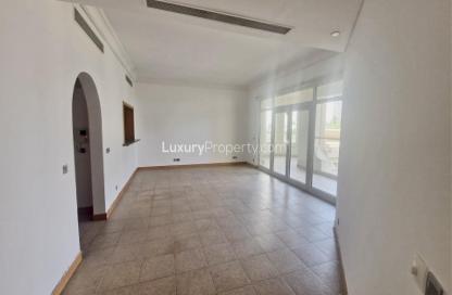 Apartment - 2 Bedrooms - 3 Bathrooms for rent in Abu Keibal - Shoreline Apartments - Palm Jumeirah - Dubai