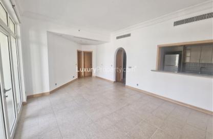 Apartment - 2 Bedrooms - 3 Bathrooms for rent in Abu Keibal - Shoreline Apartments - Palm Jumeirah - Dubai