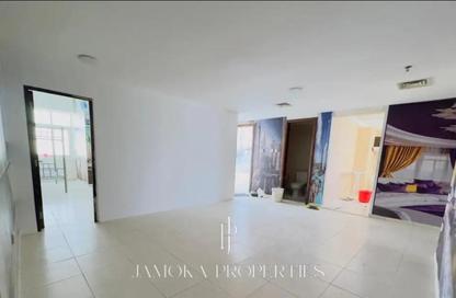 Apartment - 1 Bedroom - 1 Bathroom for rent in Royal Residence 1 - Royal Residence - Dubai Sports City - Dubai