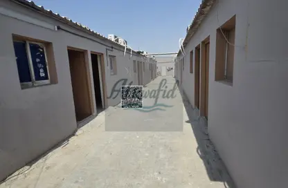 سكن عمال - استوديو - 8 حمامات للايجار في المنطقة الصناعية رقم 4 - المنطقة الصناعية بالشارقة - الشارقة