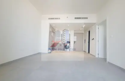 شقة - غرفة نوم - 2 حمامات للايجار في 2 الجادة - الجادة - الشارقة