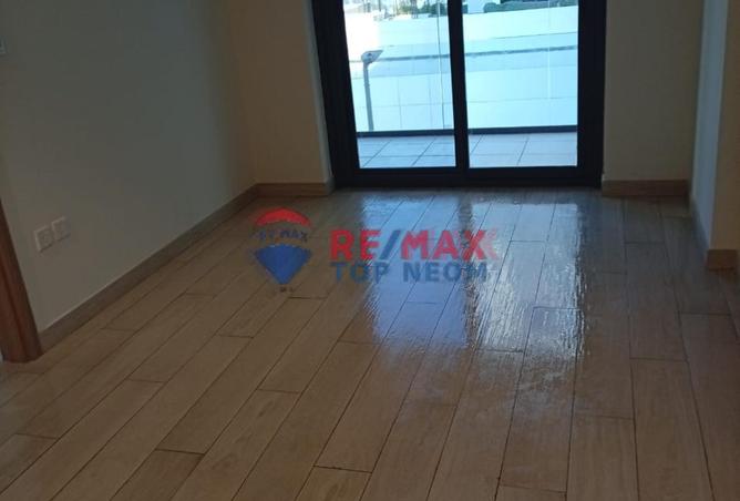 107737418 - Property Image 3