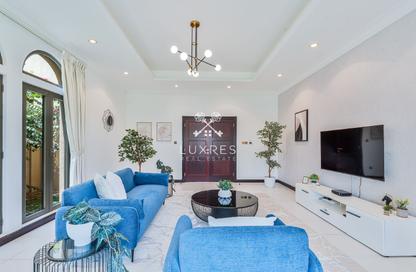 Villa - 4 Bedrooms - 5 Bathrooms for rent in Canal Cove Frond E - Canal Cove Villas - Palm Jumeirah - Dubai